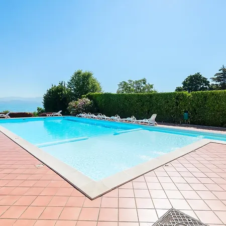 La Corona Apartment